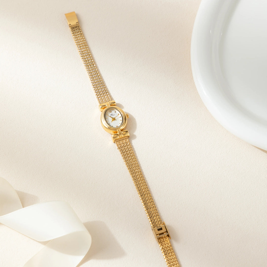 Selina – Oval Gold Watch