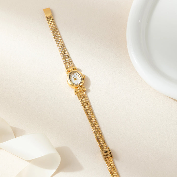 Selina – Oval Gold Watch