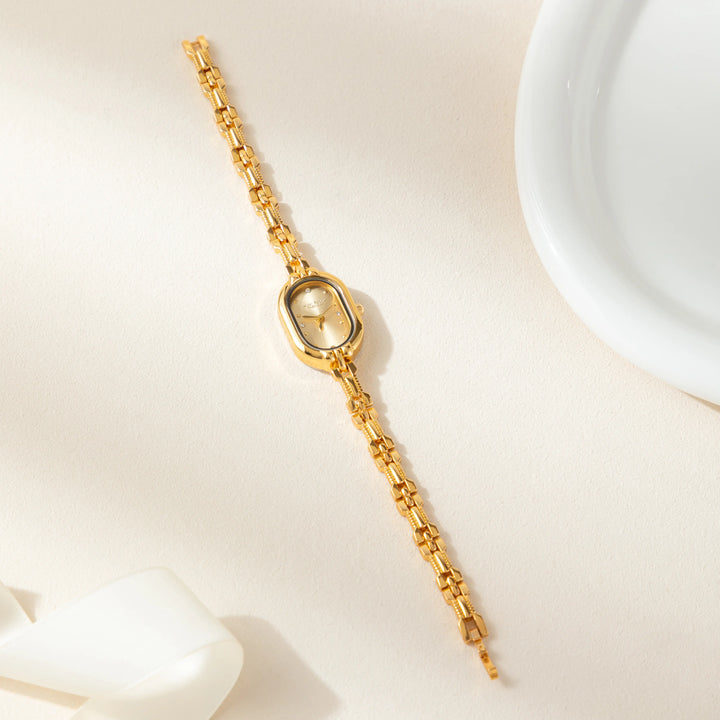 Viktoria – Gold Oval Watch