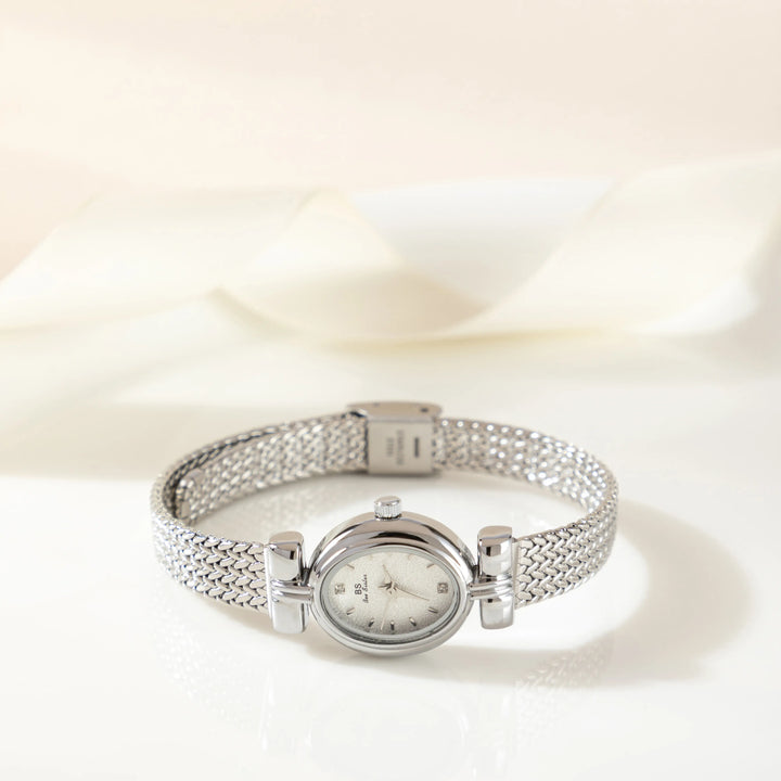 Selina – Oval Gold Watch