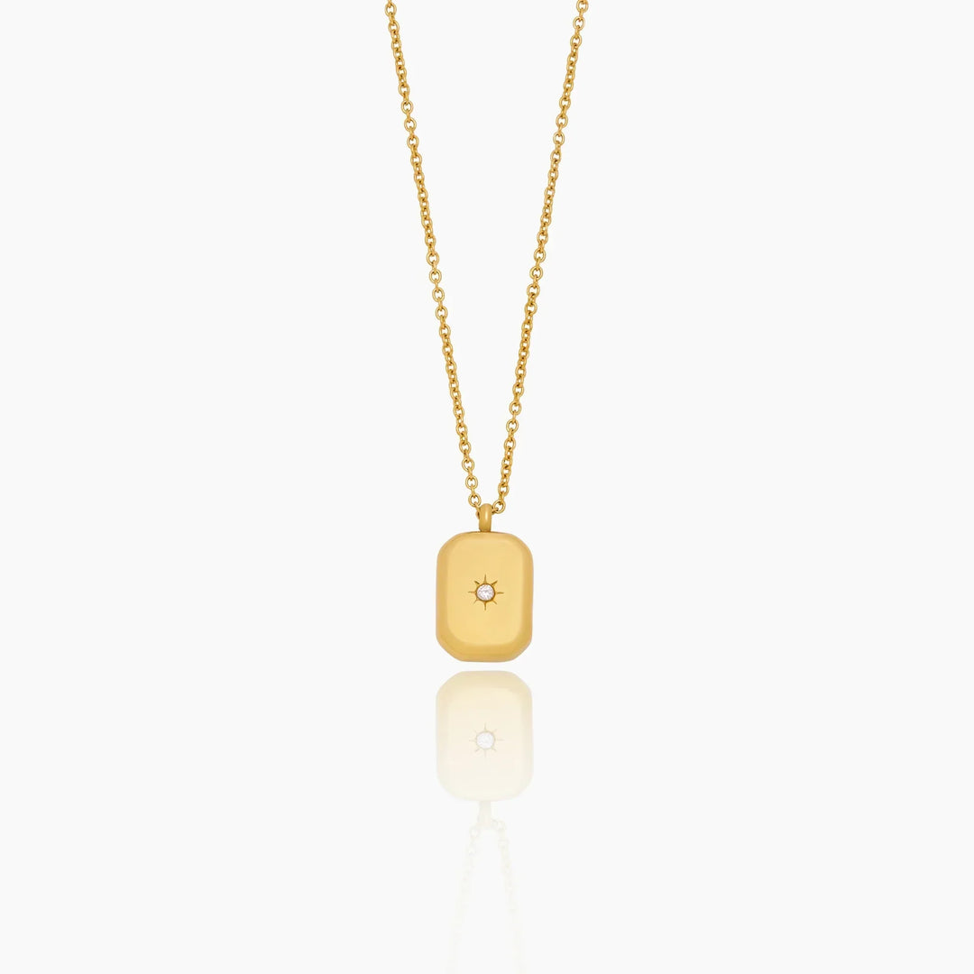 Stella Pendant Necklace