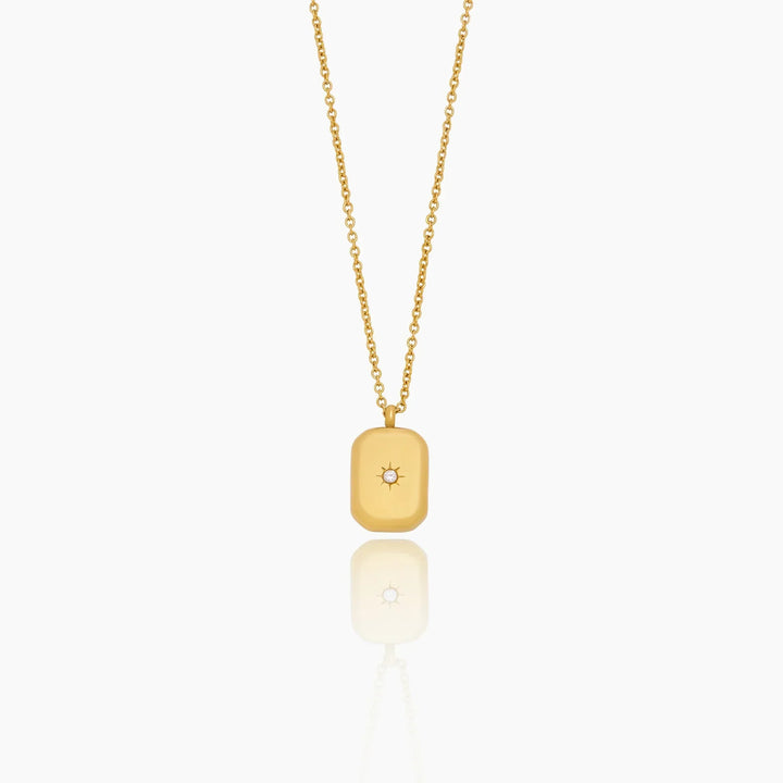 Stella Pendant Necklace